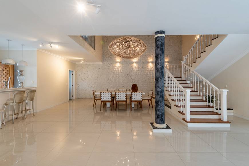 Foto 1 de Casa de Condomínio com 5 Quartos à venda, 640m² em Alphaville, Barueri