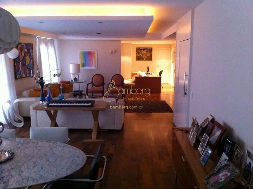 Foto 1 de Apartamento com 2 Quartos à venda, 220m² em Granja Julieta, São Paulo