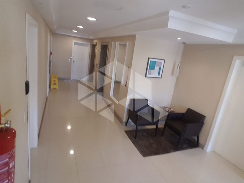 Foto 3 de Apartamento com 2 Quartos para alugar, 71m² em Santana, Porto Alegre