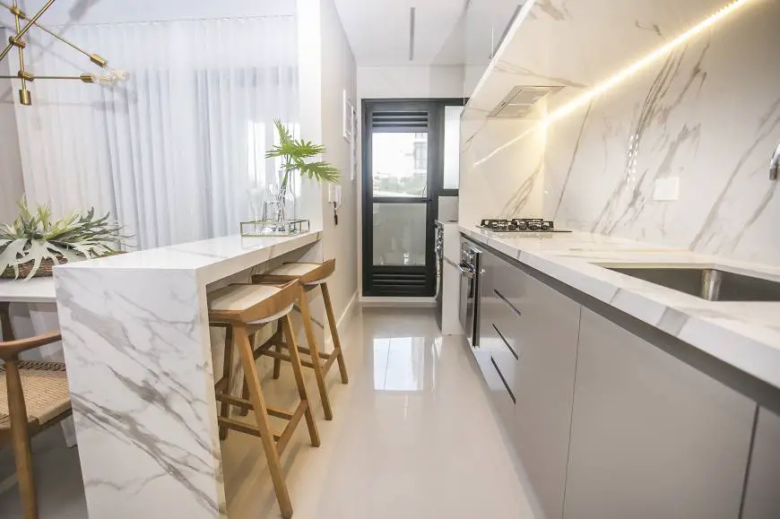 Foto 2 de Apartamento com 2 Quartos à venda, 70m² em São Francisco, Curitiba