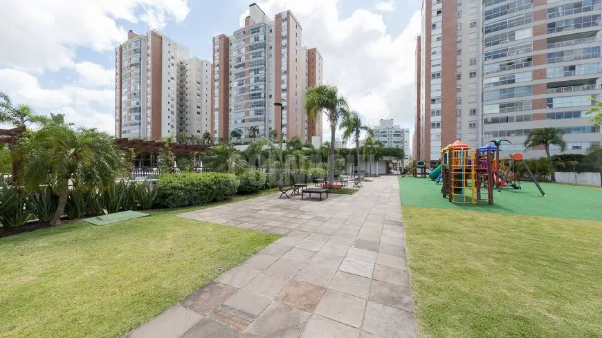 Foto 2 de Apartamento com 3 Quartos à venda, 128m² em Azenha, Porto Alegre