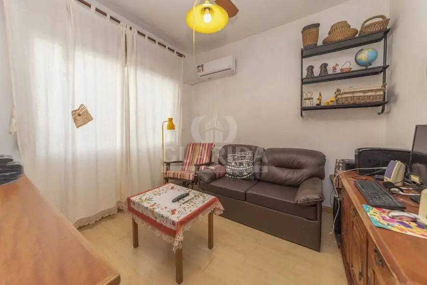Foto 3 de Apartamento com 3 Quartos à venda, 93m² em Passo da Areia, Porto Alegre