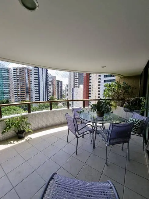 Foto 2 de Apartamento com 3 Quartos à venda, 245m² em Pituba, Salvador