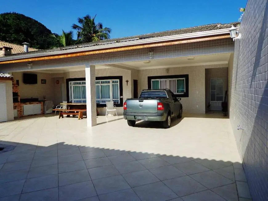 Foto 3 de Casa com 3 Quartos à venda, 200m² em Canto do Forte, Praia Grande