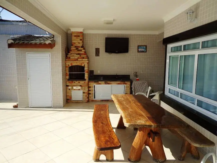Foto 4 de Casa com 3 Quartos à venda, 200m² em Canto do Forte, Praia Grande
