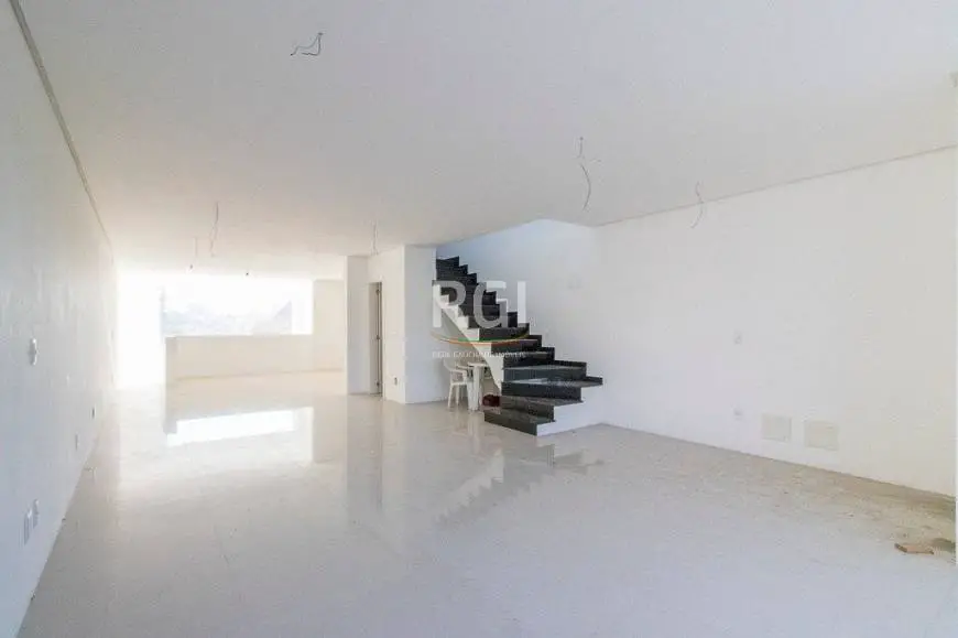 Foto 3 de Casa com 3 Quartos à venda, 290m² em Jardim Itú Sabará, Porto Alegre