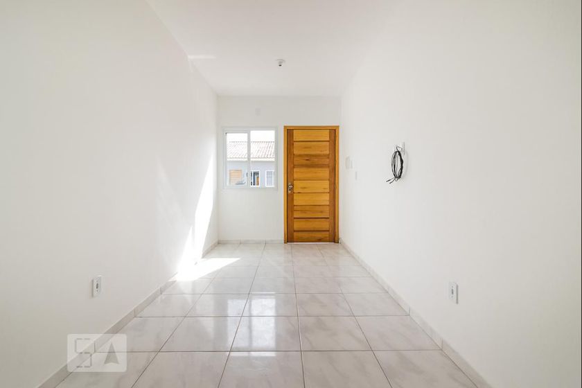 Foto 1 de Casa de Condomínio com 2 Quartos para alugar, 49m² em Ponta Grossa, Porto Alegre