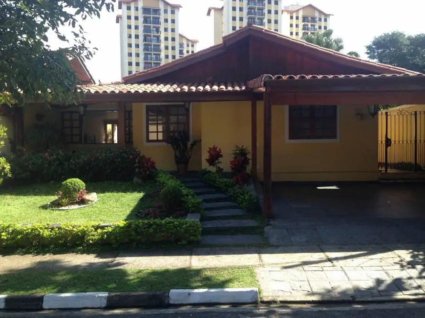 Foto 1 de Casa de Condomínio com 3 Quartos à venda, 252m² em Chácara Nossa Senhora do Bom Conselho , São Paulo