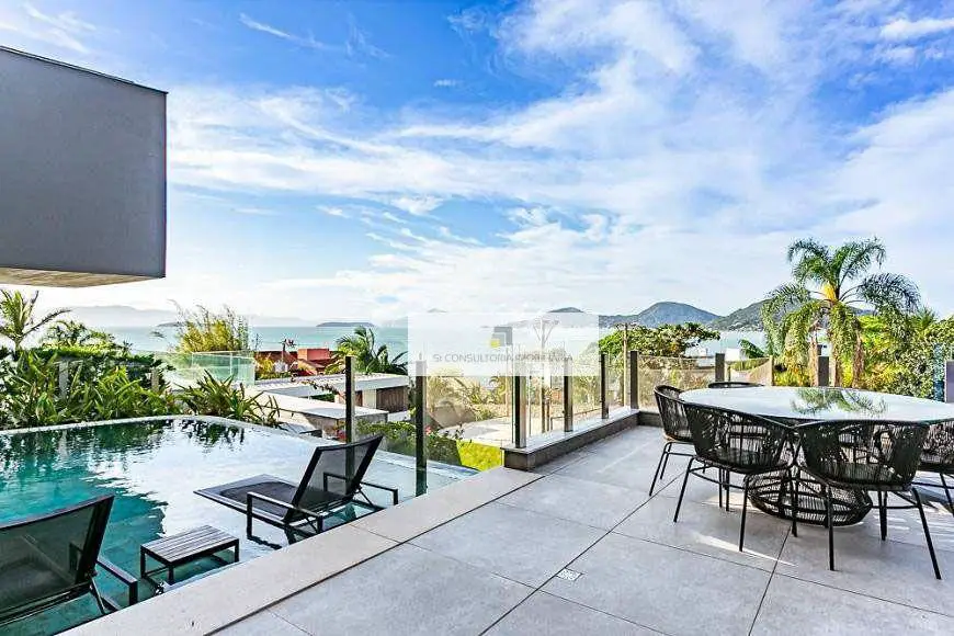 Foto 1 de Casa de Condomínio com 4 Quartos à venda, 435m² em Cacupé, Florianópolis