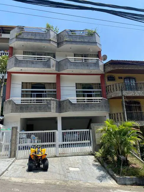 Foto 1 de Casa de Condomínio com 4 Quartos à venda, 466m² em  Vila Valqueire, Rio de Janeiro