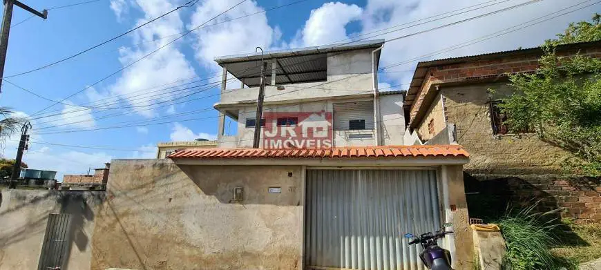 Foto 1 de Sobrado com 6 Quartos à venda, 210m² em Fragoso, Paulista