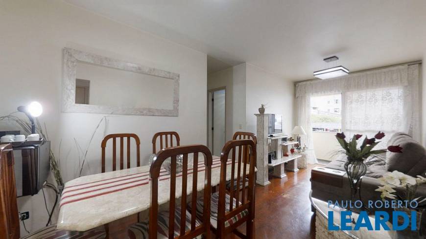 Foto 2 de Apartamento com 2 Quartos à venda, 60m² em Aclimação, São Paulo