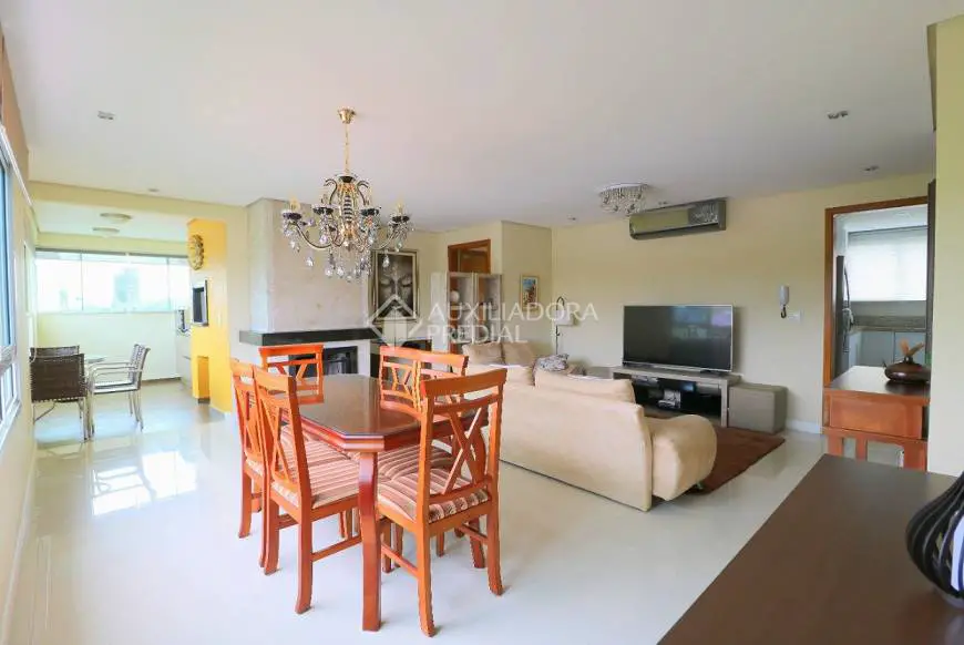 Foto 1 de Apartamento com 3 Quartos à venda, 105m² em Jardim Lindóia, Porto Alegre