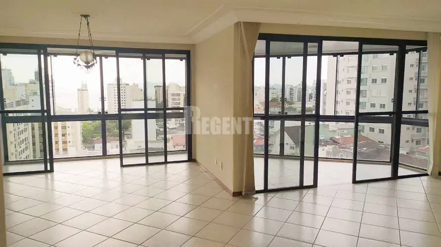 Foto 1 de Apartamento com 4 Quartos à venda, 172m² em Centro, Florianópolis