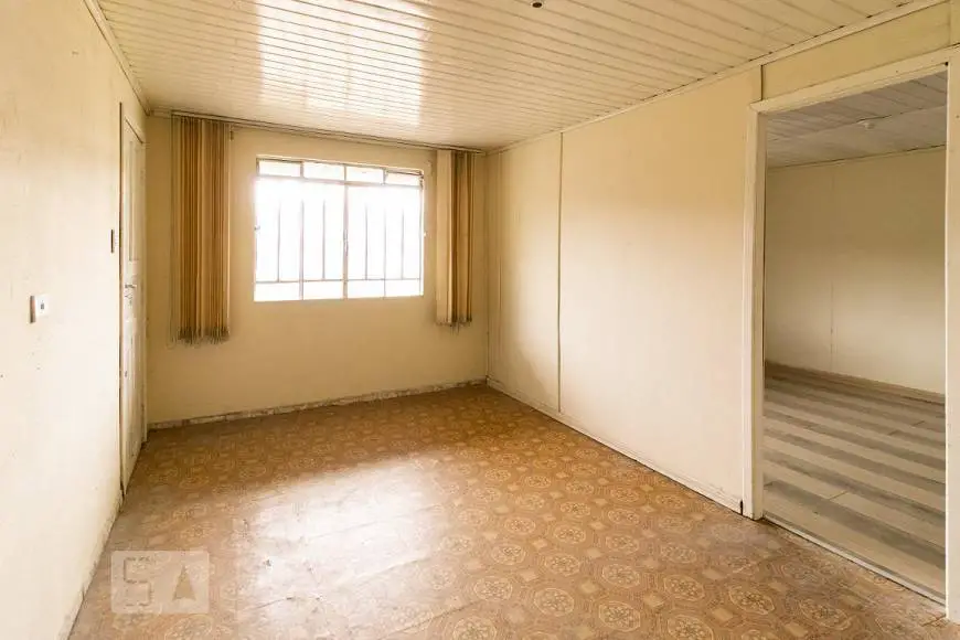 Foto 1 de Casa com 2 Quartos para alugar, 55m² em Novo Mundo, Curitiba