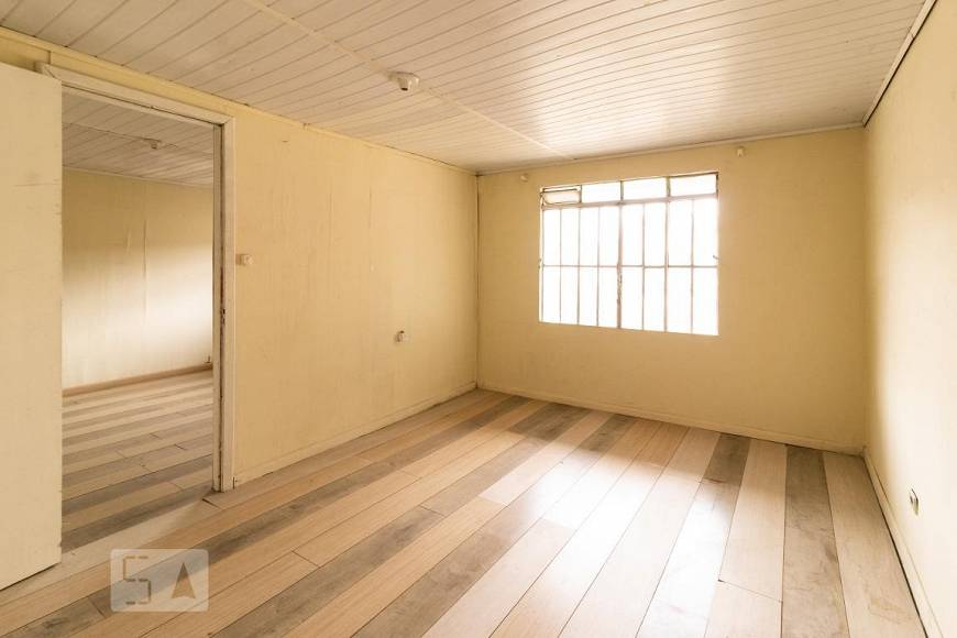 Foto 2 de Casa com 2 Quartos para alugar, 55m² em Novo Mundo, Curitiba