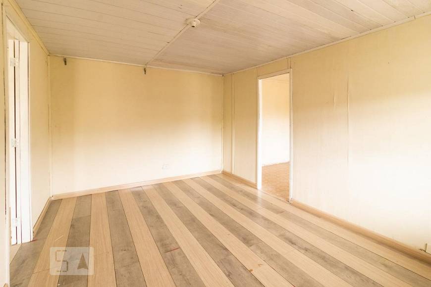 Foto 4 de Casa com 2 Quartos para alugar, 55m² em Novo Mundo, Curitiba