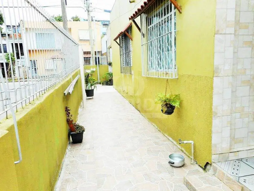 Foto 1 de Casa com 2 Quartos à venda, 80m² em Passo das Pedras, Porto Alegre
