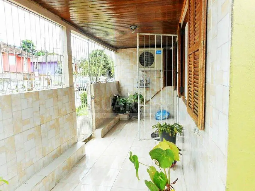 Foto 2 de Casa com 2 Quartos à venda, 80m² em Passo das Pedras, Porto Alegre