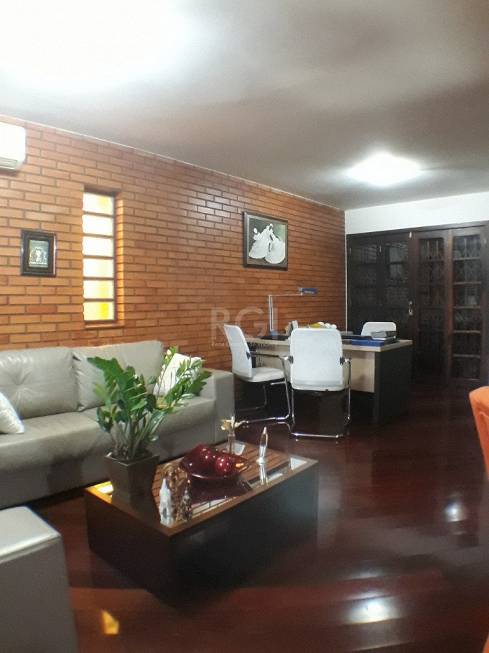 Foto 3 de Casa com 3 Quartos à venda, 174m² em Jardim Itú Sabará, Porto Alegre