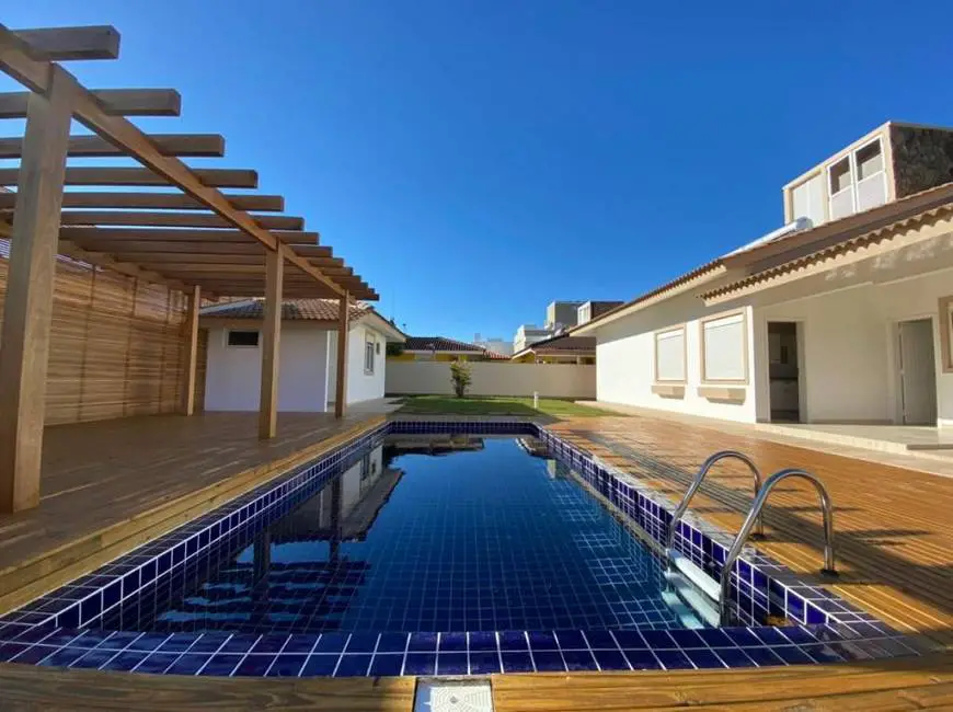 Foto 1 de Casa com 3 Quartos para alugar, 350m² em Jurerê Internacional, Florianópolis