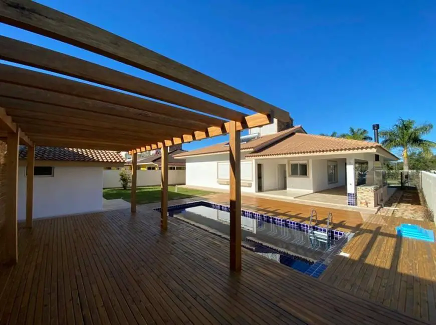 Foto 2 de Casa com 3 Quartos para alugar, 350m² em Jurerê Internacional, Florianópolis
