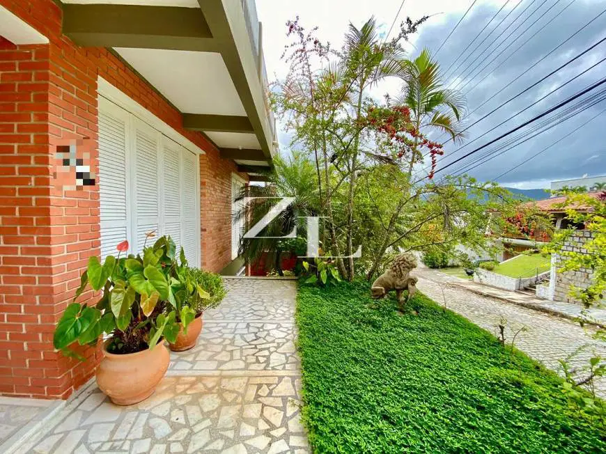 Foto 2 de Casa com 4 Quartos à venda, 403m² em Trindade, Florianópolis