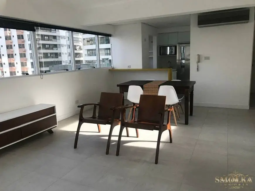 Foto 1 de Apartamento com 1 Quarto para alugar, 86m² em Centro, Florianópolis