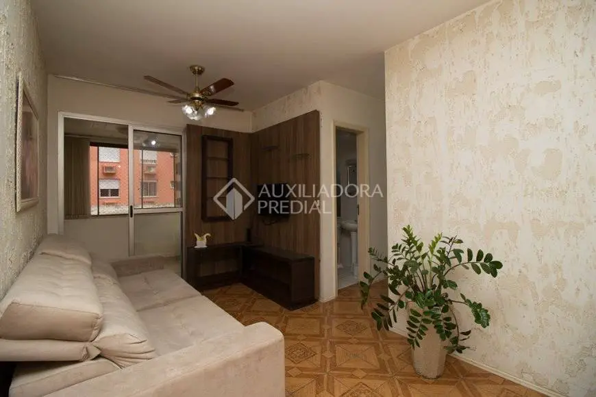 Foto 3 de Apartamento com 1 Quarto para alugar, 44m² em Humaitá, Porto Alegre