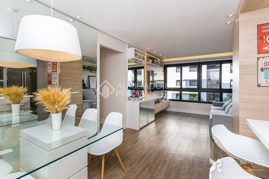 Foto 1 de Apartamento com 2 Quartos à venda, 65m² em Camaquã, Porto Alegre