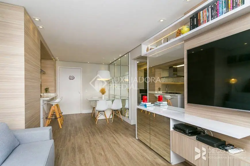 Foto 5 de Apartamento com 2 Quartos à venda, 65m² em Camaquã, Porto Alegre