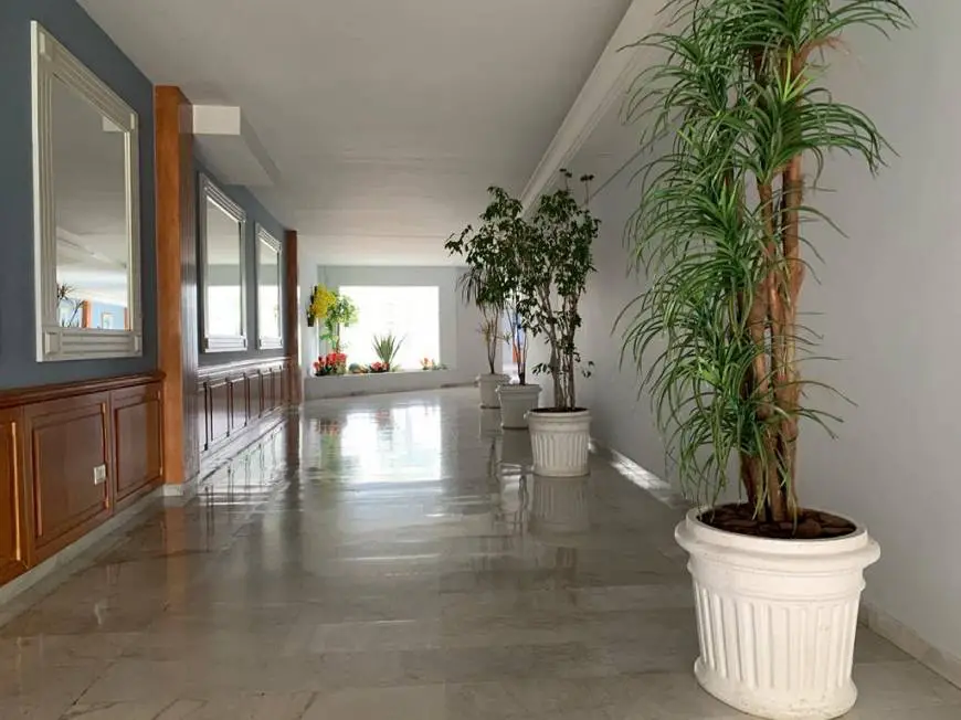 Foto 3 de Apartamento com 2 Quartos à venda, 58m² em Centro, Curitiba
