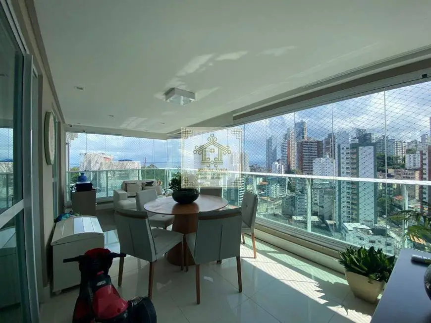 Foto 1 de Apartamento com 3 Quartos para alugar, 187m² em Barra, Salvador