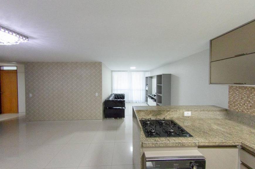 Foto 3 de Apartamento com 3 Quartos para alugar, 113m² em Cabo Branco, João Pessoa