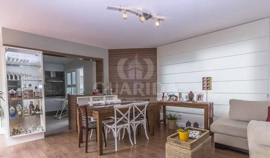 Foto 2 de Apartamento com 3 Quartos à venda, 110m² em Passo da Areia, Porto Alegre
