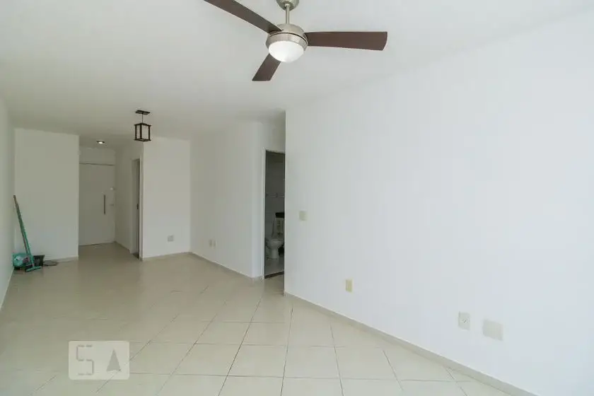Foto 3 de Apartamento com 3 Quartos para alugar, 107m² em Pitangueiras, Rio de Janeiro