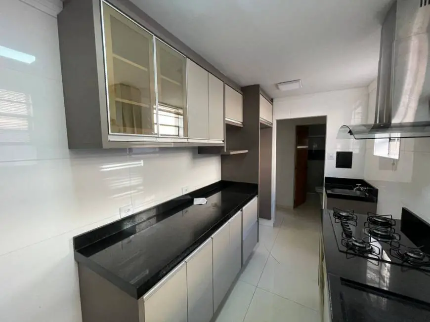 Foto 1 de Apartamento com 3 Quartos à venda, 77m² em Zona 07, Maringá