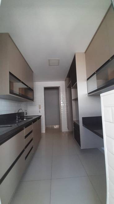 Foto 4 de Apartamento com 4 Quartos à venda, 238m² em Lagoa Nova, Natal