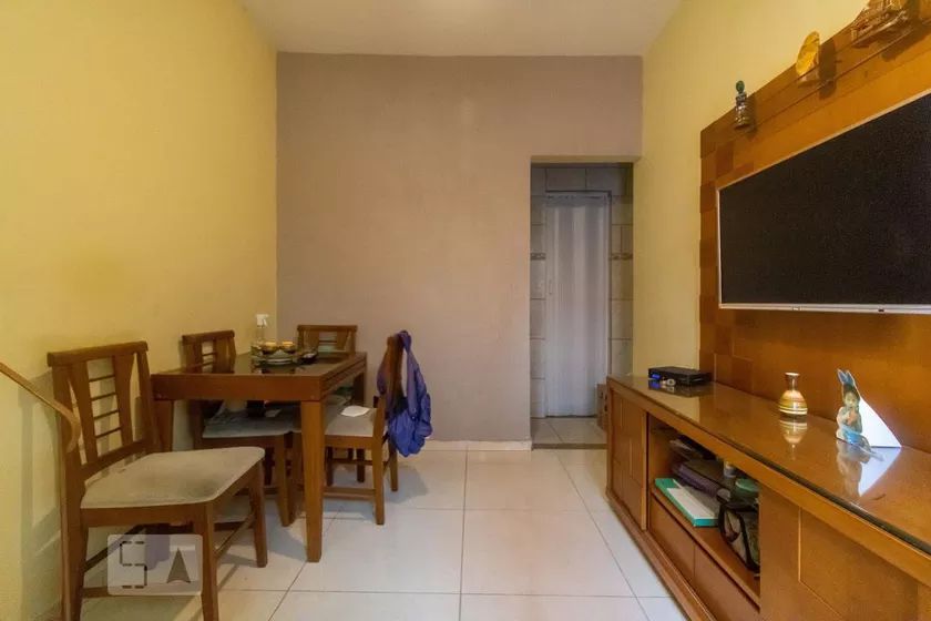Foto 1 de Casa com 2 Quartos à venda, 70m² em Olaria, Rio de Janeiro