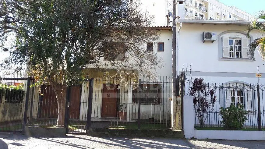 Foto 1 de Casa com 3 Quartos à venda, 250m² em Camaquã, Porto Alegre