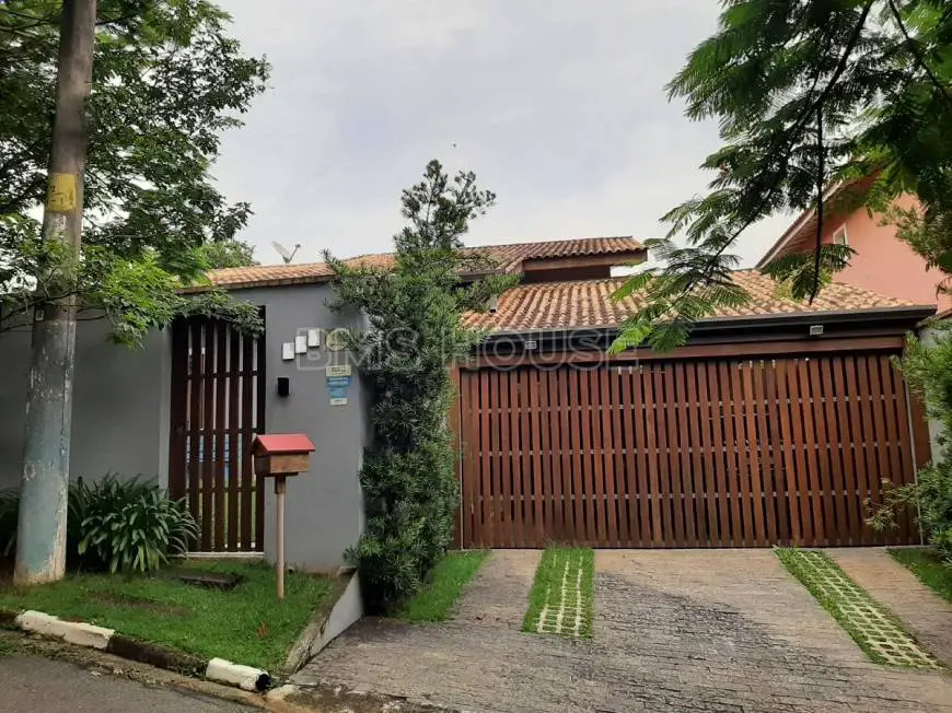 Foto 1 de Casa com 3 Quartos à venda, 240m² em Granja Santa Maria, Carapicuíba