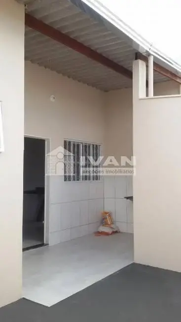 Foto 4 de Casa com 3 Quartos para alugar, 90m² em Osvaldo Rezende, Uberlândia