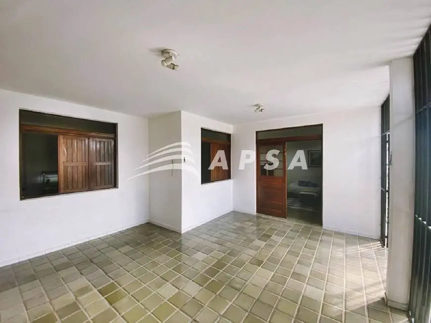 Foto 4 de Casa com 4 Quartos para alugar, 365m² em Gruta de Lourdes, Maceió