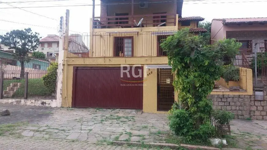 Foto 1 de Casa com 4 Quartos à venda, 120m² em Jardim Itú Sabará, Porto Alegre