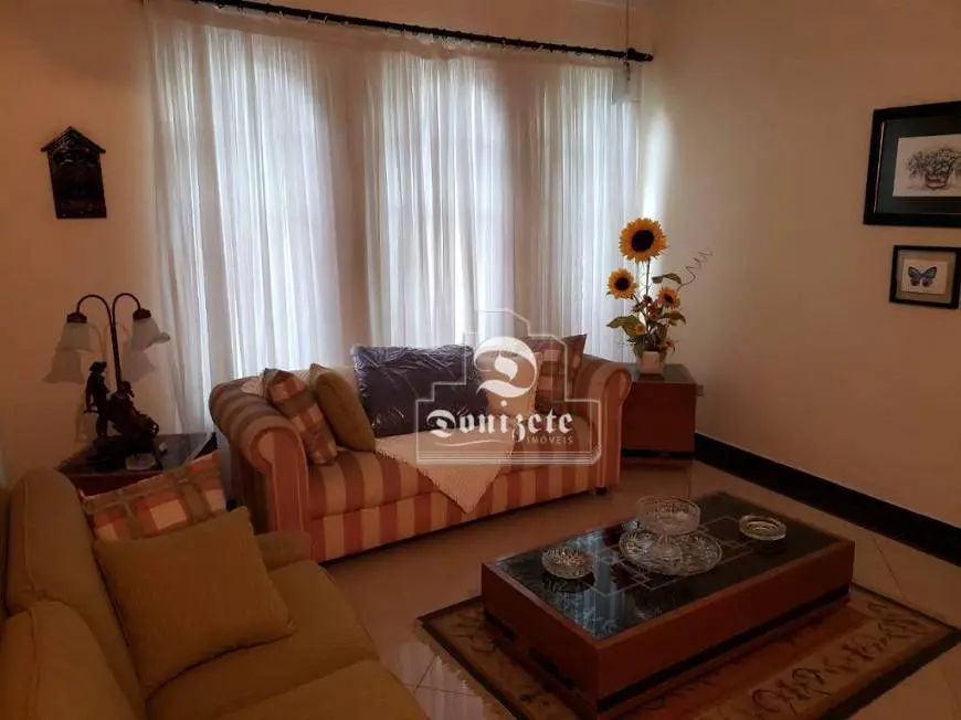 Foto 1 de Sobrado com 3 Quartos para venda ou aluguel, 185m² em Vila Bastos, Santo André