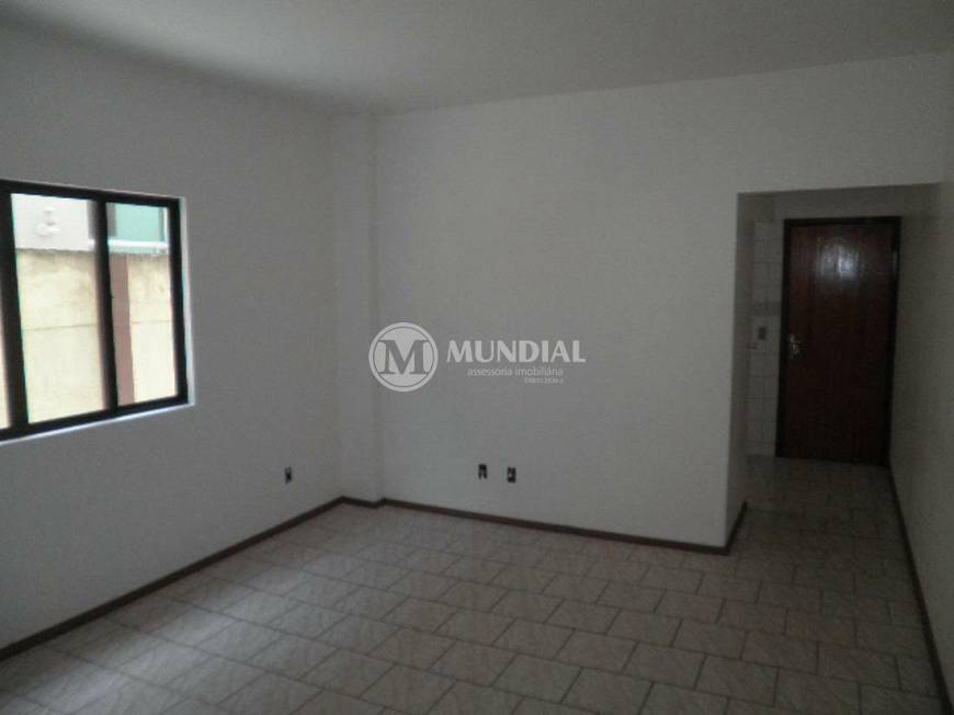 Foto 2 de Apartamento com 2 Quartos para alugar, 75m² em Nacoes, Balneário Camboriú