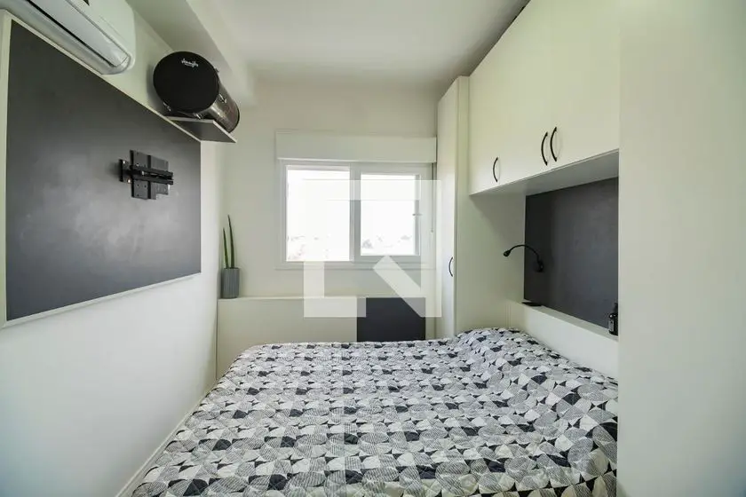 Foto 5 de Apartamento com 2 Quartos para alugar, 64m² em Navegantes, Porto Alegre