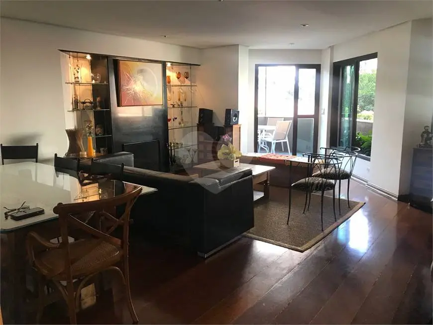 Foto 1 de Apartamento com 4 Quartos à venda, 160m² em Jardim América, São Paulo