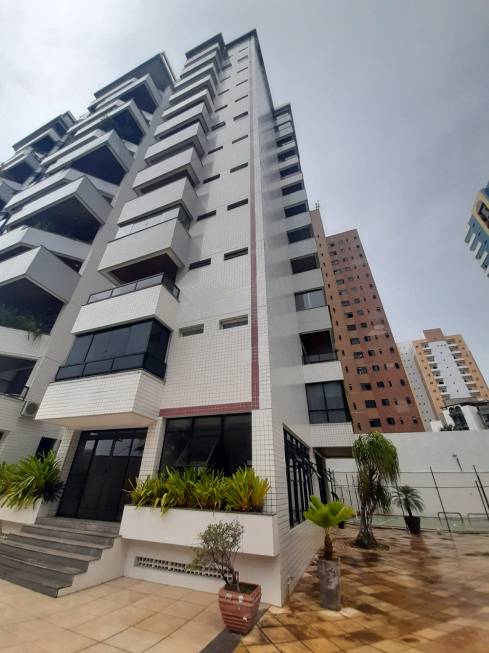 Foto 1 de Apartamento com 4 Quartos para alugar, 245m² em Jardim Renascença, São Luís