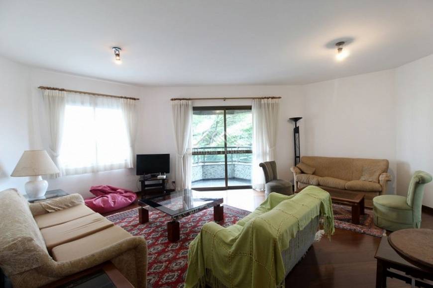 Foto 2 de Apartamento com 4 Quartos para alugar, 158m² em Moema, São Paulo